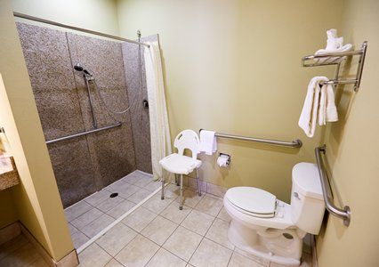 Hotel Comfort & West Near Eisenhower 3*