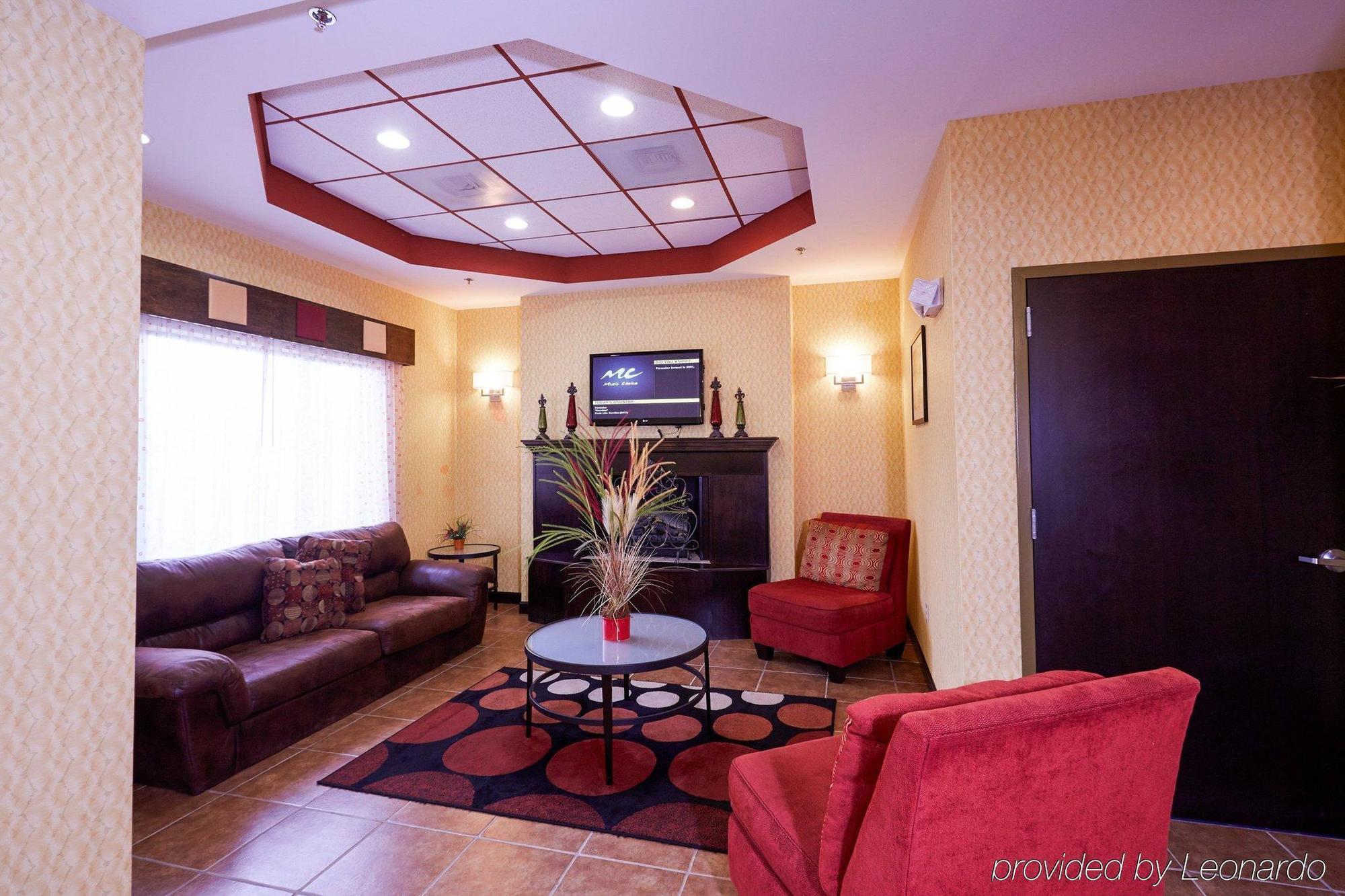 Comfort & West Near Eisenhower Hotel 3*