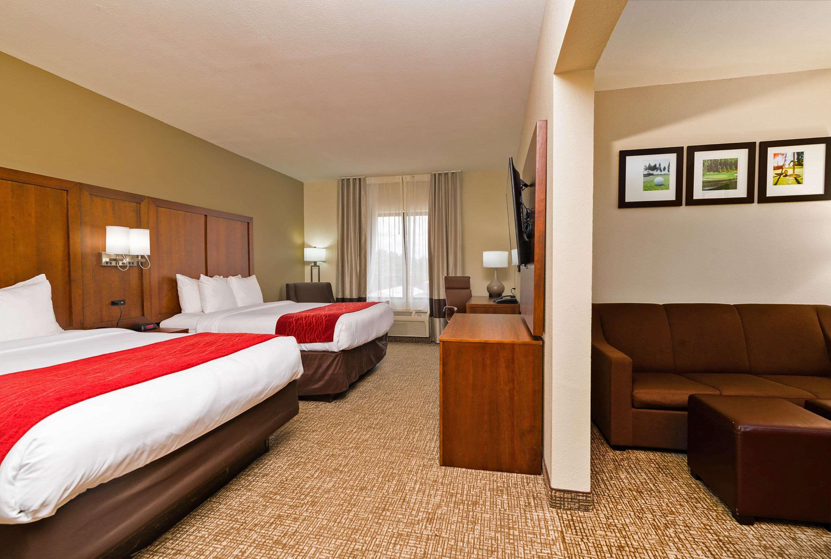 Hotel Comfort & West Near Eisenhower